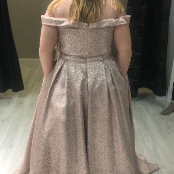 Prom dress - Picture 4 of 4